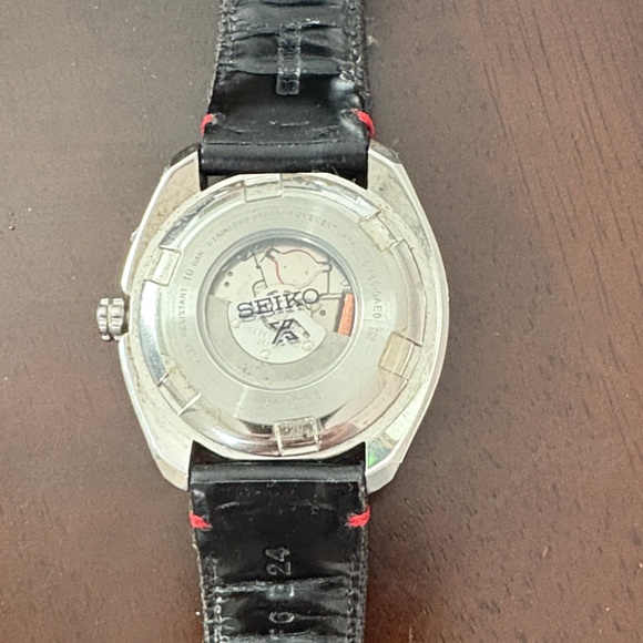 Seiko Black and Red GMT Men's Watch - Picture 4 of 5
